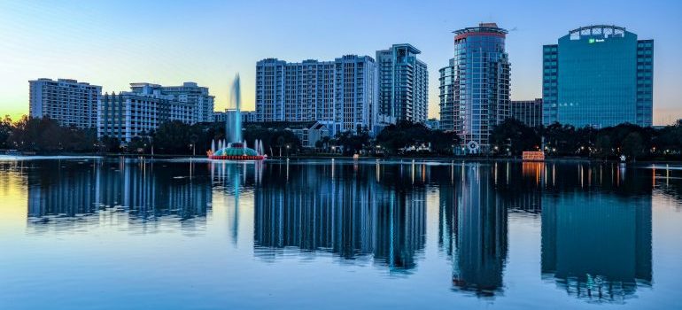 moving to Orlando on a budget